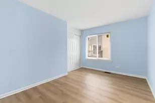 7526 Bristol Ln, Hanover Park, IL 60133 - Photo 9