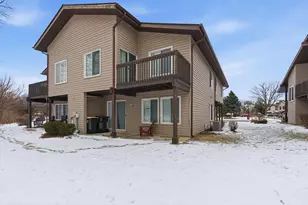 7526 Bristol Ln, Hanover Park, IL 60133 - Photo 17