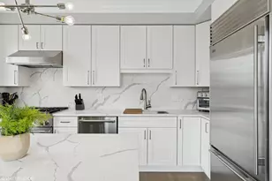 60 W Erie St, Chicago, IL 60654 - Photo 7