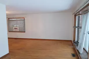 6704 W Forest Preserve Dr, Harwood Heights, IL 60706 - Photo 5