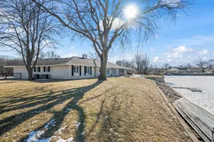 1990 Berry Ln, Des Plaines, IL 60018 - Photo 33