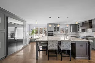 1990 Berry Ln, Des Plaines, IL 60018 - Photo 7