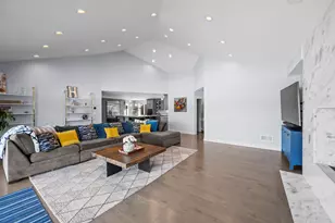 1990 Berry Ln, Des Plaines, IL 60018 - Photo 17