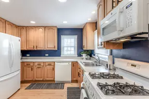 3 Lakeview Dr, Mundelein, IL 60060 - Photo 9