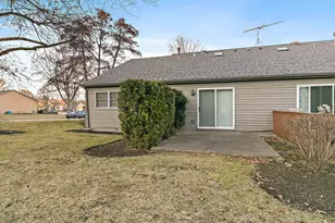 682 Alice Pl, Elgin, IL 60123 - Photo 17