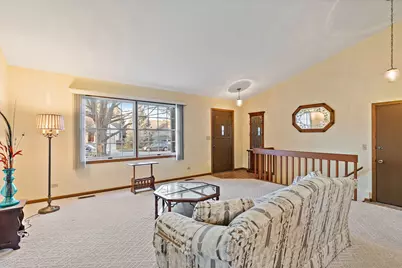 682 Alice Place #682, Elgin, IL 60123 - Photo 3