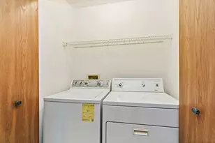 682 Alice Pl, Elgin, IL 60123 - Photo 9