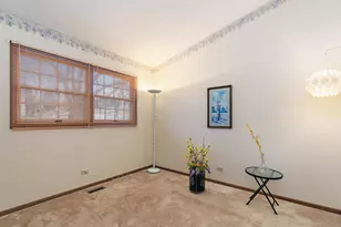 682 Alice Pl, Elgin, IL 60123 - Photo 11