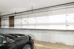 7525 Nantucket Dr, Darien, IL 60561 - Photo 23