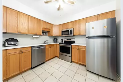 7525 Nantucket Drive #210, Darien, IL 60561 - Photo 11