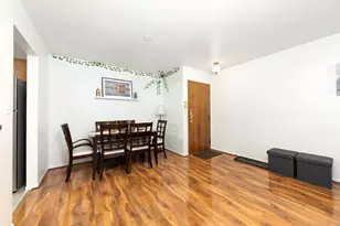 7525 Nantucket Dr, Darien, IL 60561 - Photo 9