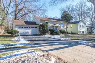 719 Webster St, Algonquin, IL 60102 - Photo 1