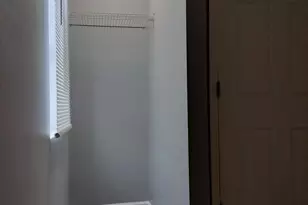 8320 S Muskegon Ave, Chicago, IL 60617 - Photo 7