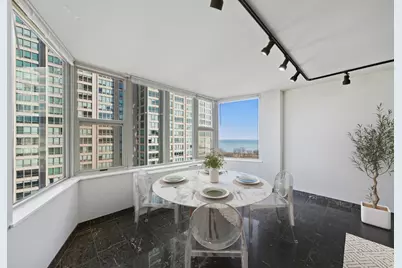 525 W Hawthorne Place #1906, Chicago, IL 60657 - Photo 5