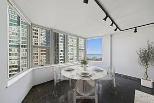 525 W Hawthorne Pl, Chicago, IL 60657 - Photo 5