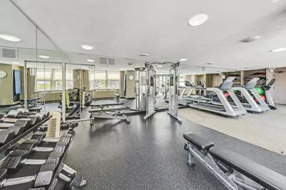 525 W Hawthorne Place #1906, Chicago, IL 60657 - Photo 17