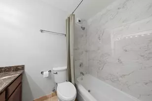 525 W Hawthorne Pl, Chicago, IL 60657 - Photo 11