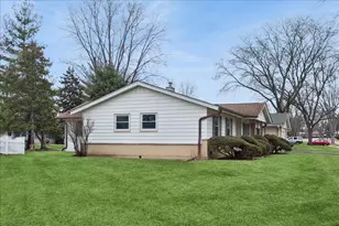 234 Peach Tree Ln, Elk Grove Village, IL 60007 - Photo 27