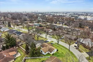 234 Peach Tree Ln, Elk Grove Village, IL 60007 - Photo 35