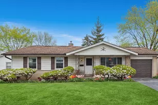 234 Peach Tree Ln, Elk Grove Village, IL 60007 - Photo 3