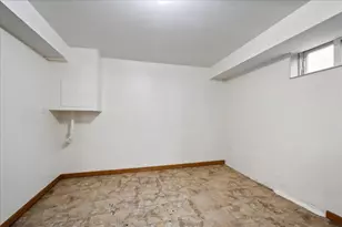 6707 N Whipple St, Chicago, IL 60645 - Photo 15