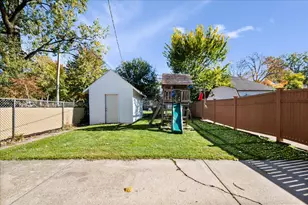 6707 N Whipple St, Chicago, IL 60645 - Photo 19