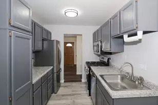 755 Cambridge Ln, Hoffman Estates, IL 60169 - Photo 11