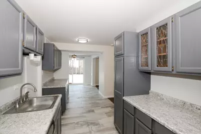 755 Cambridge Lane, Hoffman Estates, IL 60169 - Photo 9