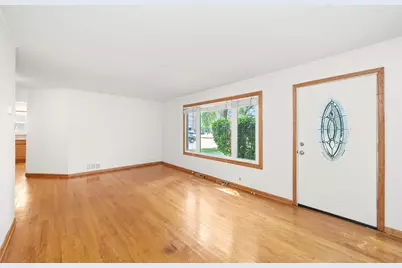 9417 S 78th Avenue, Hickory Hills, IL 60457 - Photo 3