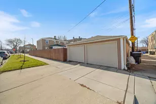 5300 W Foster Ave, Chicago, IL 60630 - Photo 27