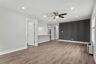 1303 W Estes Ave, Chicago, IL 60626 - Photo 7