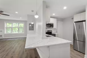 1303 W Estes Ave, Chicago, IL 60626 - Photo 3