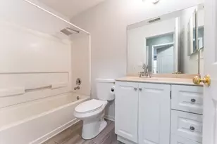 152 Hidden Pond Cir, Aurora, IL 60504 - Photo 7