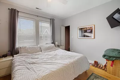 3040 W Diversey Avenue #2S, Chicago, IL 60647 - Photo 9