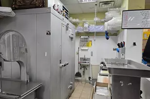 3102 W Devon Ave, Chicago, IL 60659 - Photo 9