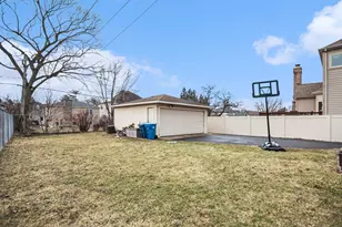 566 W Comstock Ave, Elmhurst, IL 60126 - Photo 17