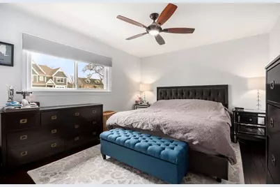 566 W Comstock Avenue, Elmhurst, IL 60126 - Photo 7