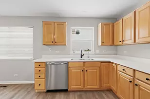 2607 Lexington Ln, Naperville, IL 60540 - Photo 11