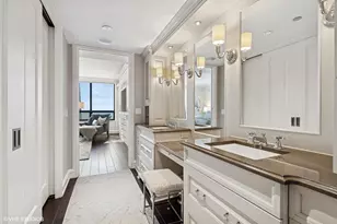 180 E Pearson St, Chicago, IL 60611 - Photo 25