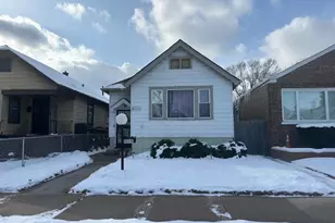 10542 S Eggleston Ave, Chicago, IL 60628 - Photo 1