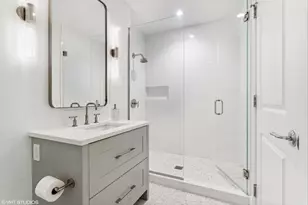 11 E Walton St, Chicago, IL 60611 - Photo 33