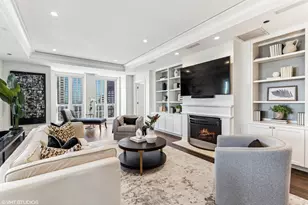 11 E Walton St, Chicago, IL 60611 - Photo 7