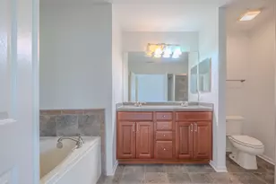 733 Station Blvd, Aurora, IL 60504 - Photo 13