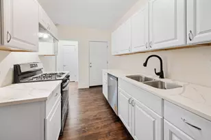 7379 N Damen Ave, Chicago, IL 60645 - Photo 3