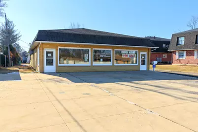 1303 E Circle Drive, Streator, IL 61364 - Photo 1