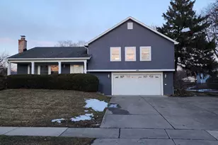 105 Aspen Dr, Schaumburg, IL 60194 - Photo 1