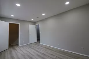 360 Farmingdale Cir, Vernon Hills, IL 60061 - Photo 15