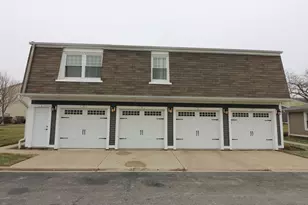 360 Farmingdale Cir, Vernon Hills, IL 60061 - Photo 17