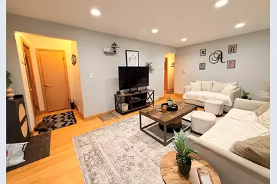 4918 N Moody Avenue, Chicago, IL 60630 - Photo 9