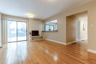 2431 Cobblewood Dr, Northbrook, IL 60062 - Photo 13